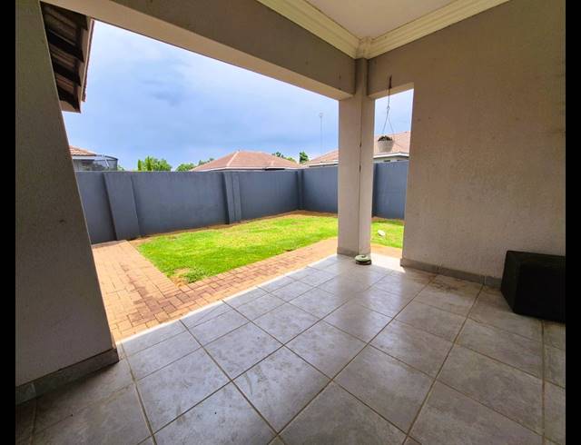 3 BEDROOM TOWNHOUSE FOR SALE IN ARCON PARK